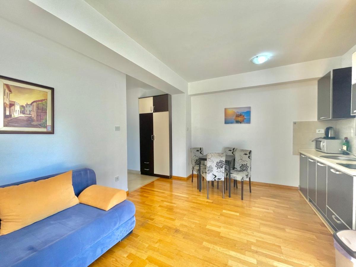 בודווה Comfort Apartments Aleksic מראה חיצוני תמונה