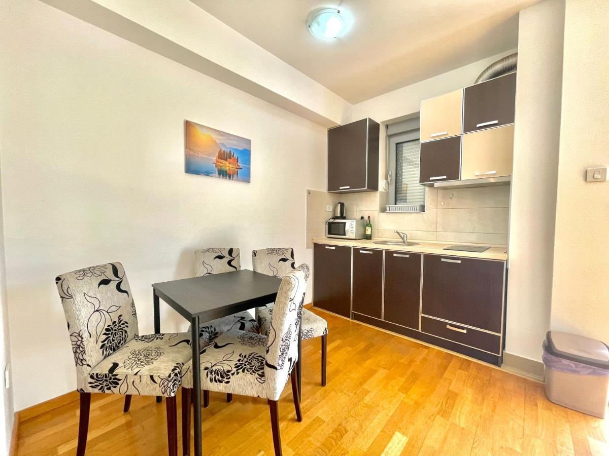 בודווה Comfort Apartments Aleksic מראה חיצוני תמונה