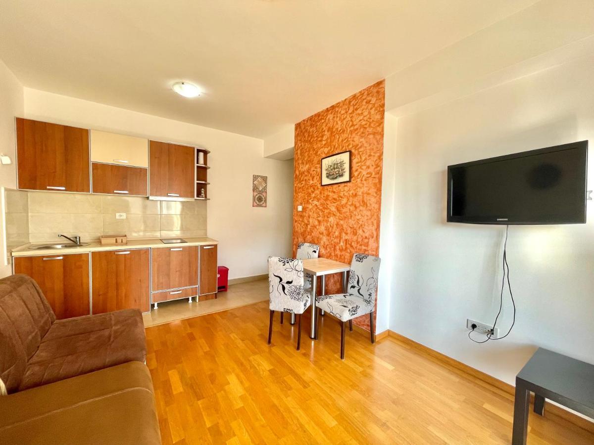 בודווה Comfort Apartments Aleksic מראה חיצוני תמונה